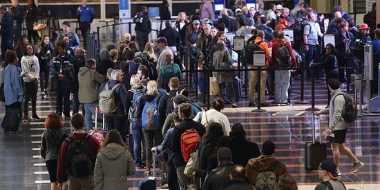 1516148034140664.jpg 美国机场.jpg