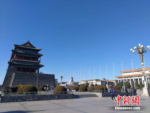 资料图：北京的蓝天。<a target='_blank' href='http://www.chinanews.com/' >中新网</a>记者 张尼 摄