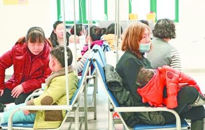 昨天打针的儿童明显没有之前多 通讯员张祖国 摄  点击进入下一页