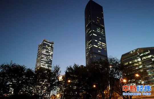 北上广深经济总量破10万亿元 占全国GDP总量1/8