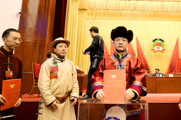 9.投票会议现场jpg