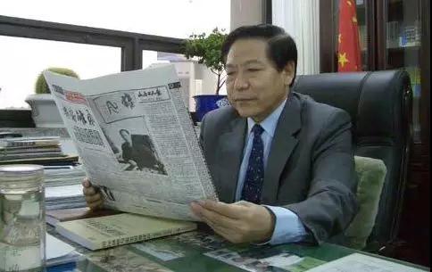 侯伍杰 点击进入下一页