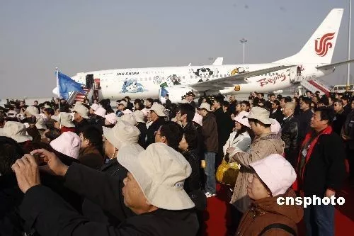 台拒批加班机影响5万人 台商:叫我们游泳回去好了