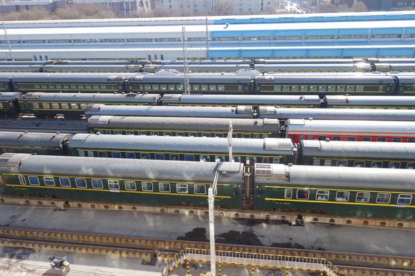 2-停在北京车辆段等待检修的一列列火车 2-停在北京车辆段等待检修的一列列火车