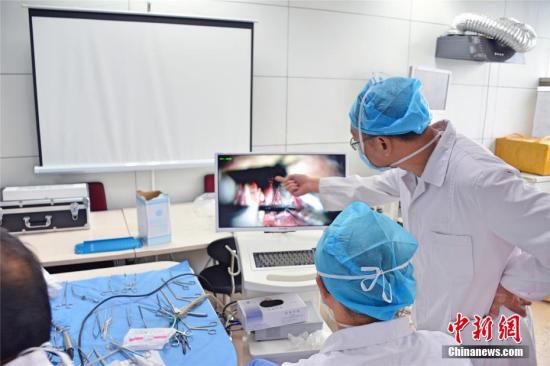 资料图：医生。王明宇 摄