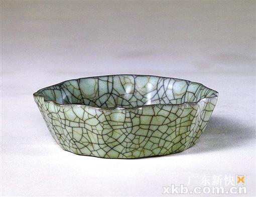 ■哥窑葵花洗(故宫博物院)