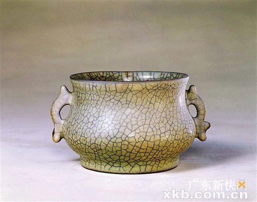 ■哥窑青釉鱼耳炉(故宫博物院)