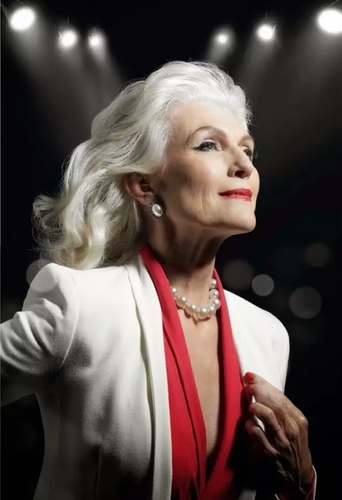 60岁拍裸照63岁拍孕妇照 马斯克的妈更是狠角色