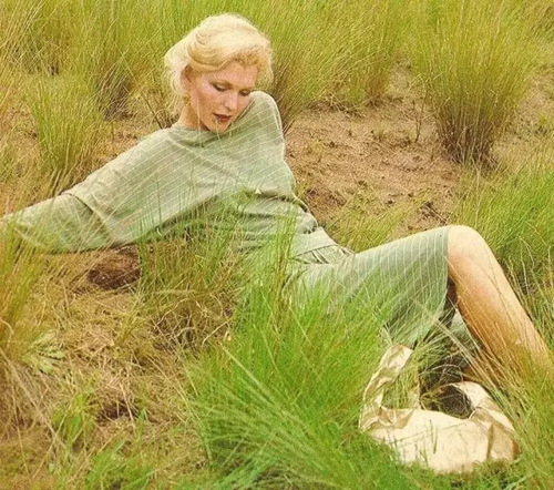 60岁拍裸照63岁拍孕妇照 马斯克的妈更是狠角色