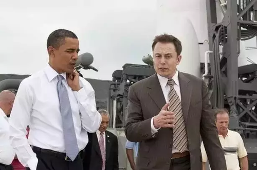 60岁拍裸照63岁拍孕妇照 马斯克的妈更是狠角色