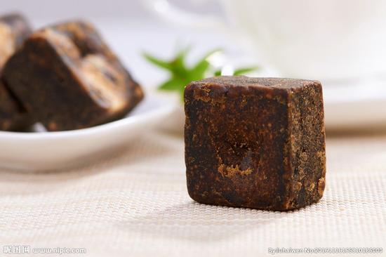 无论是黑糖红糖白糖 多吃都会损害健康