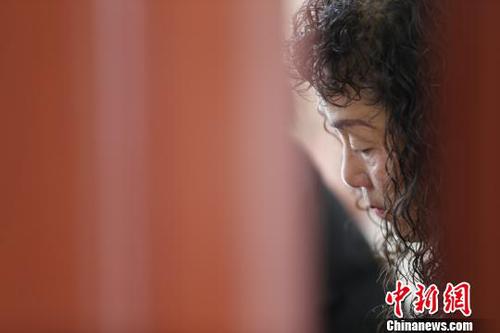 谈及离别，彭秀芳忍不住落泪?！『罅?摄