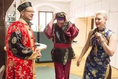 这个德国小镇居民自称是中国人 还在春节狂欢游行