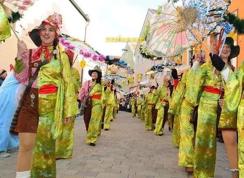 这个德国小镇居民自称是中国人 还在春节狂欢游行