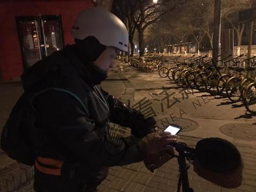 春节里的代驾司机:开过很多超跑 曾被要求闯红灯