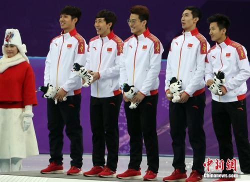 5000米接力的小伙子们 <a target='_blank' href='http://www.chinanews.com/'>中新社</a>记者 宋吉河 摄 点击进入下一页