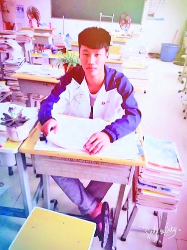 杨高飞生前照 点击进入下一页