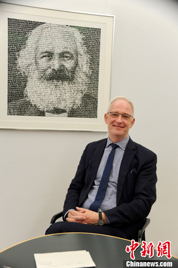 特里尔市市长沃尔弗拉姆·莱布2月23日接受<a target='_blank' href='http://www.chinanews.com/'>中新社</a>记者专访时表示，卡尔·马克思是当地发展对华合作的重要基础，希望在他诞辰两百周年之际，能有更多的中国游客前来观光。<a target='_blank' href='http://www.chinanews.com/'>中新社</a>记者 彭大伟 摄