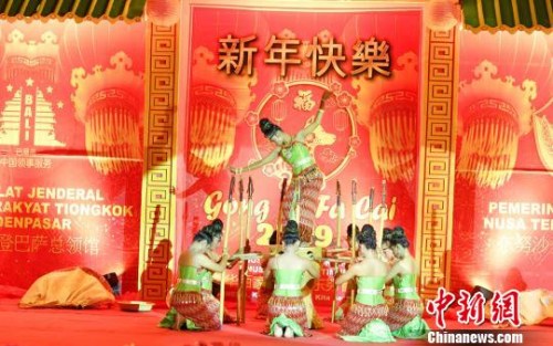 图为精彩演出?！≈泄び∧岬前腿芰旃?供图 摄