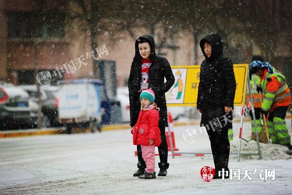 冷空气频繁影响北方 南方暖如4月下旬