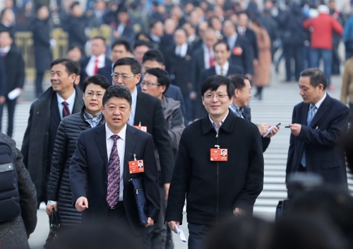 （1）全国政协十三届一次会议开幕