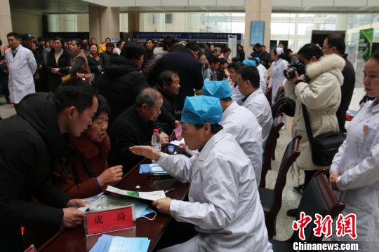 全国“爱耳日”安徽耳科专家走进阜阳开展义诊