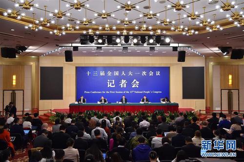 3月6日，十三届全国人大一次会议新闻中心举行记者会，邀请国家发展和改革委员会主任何立峰、副主任张勇、副主任宁吉喆就“创新和完善宏观调控，推动高质量发展”相关问题回答中外记者提问。2