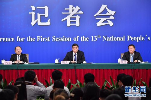 3月6日，十三届全国人大一次会议新闻中心举行记者会，邀请国家发展和改革委员会主任何立峰、副主任张勇、副主任宁吉喆就“创新和完善宏观调控，推动高质量发展”相关问题回答中外记者提问。3