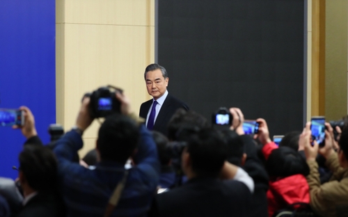 (2)外交部长王毅就中国外交政策和对外关系回答中外记者提问 (2)外交部长王毅就中国外交政策和对外关系回答中外记者提问