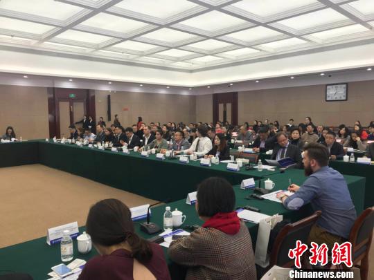 图为座谈会现场?！≡酪劳?摄