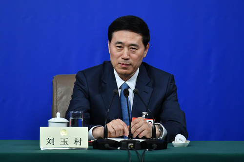 全国政协委员、北京大学党委副书记、医学部党委书记刘玉村。人民网记者 摄