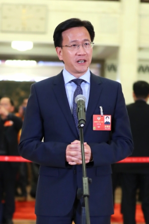 (6)全国政协委员接受采访 (6)全国政协委员接受采访