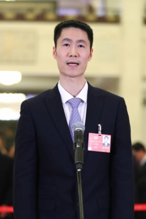 (8)全国政协委员接受采访 (8)全国政协委员接受采访