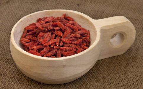 气色不好 教你3个改善方法 女人气色不好怎么办 女人气色不好如何缓解 女人气色不好的缓解方法