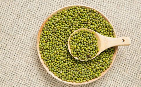 女性日常必备哪些食物 推荐春季养生汤 女性日常必备哪些食物 春季养生汤有哪些 女人春季该怎么养生