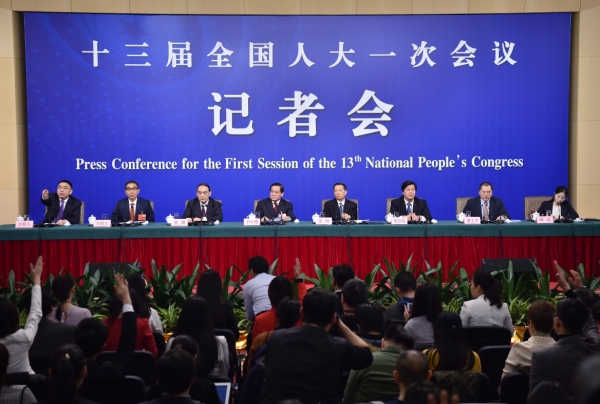 (1)全国人大相关负责人就“人大监督工作”答记者问 (1)全国人大相关负责人就“人大监督工作”答记者问