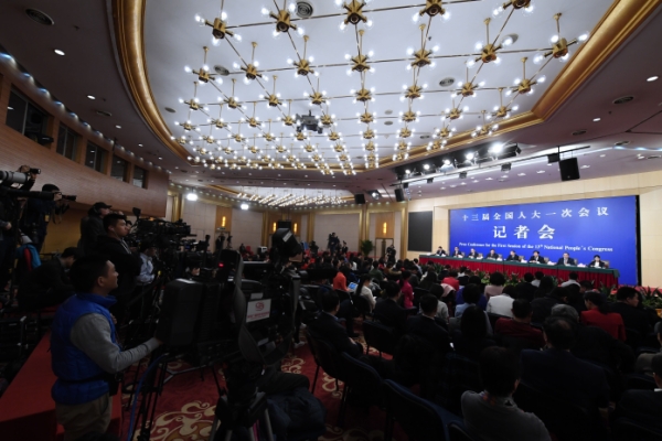 (2)全国人大相关负责人就“人大监督工作”答记者问 (2)全国人大相关负责人就“人大监督工作”答记者问