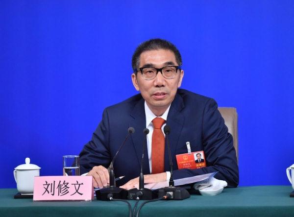 (7)全国人大相关负责人就“人大监督工作”答记者问 (7)全国人大相关负责人就“人大监督工作”答记者问