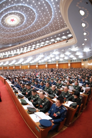 (11)十三届全国人大一次会议举行第四次全体会议 (11)十三届全国人大一次会议举行第四次全体会议