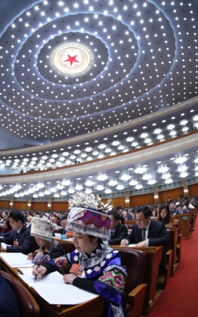 (12)十三届全国人大一次会议举行第四次全体会议 (12)十三届全国人大一次会议举行第四次全体会议