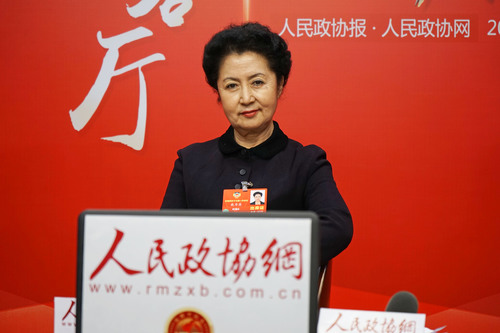 戴秀英委员-正面