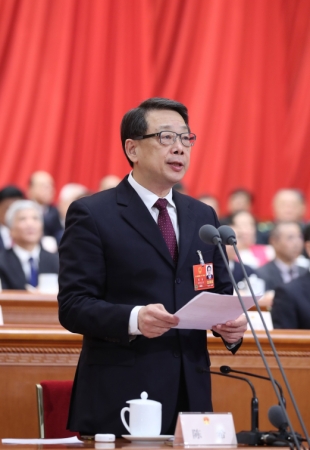 （2）十三届全国人大一次会议举行第五次全体会议