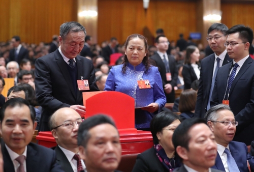 (9)十三届全国人大一次会议举行第六次全体会议 (9)十三届全国人大一次会议举行第六次全体会议