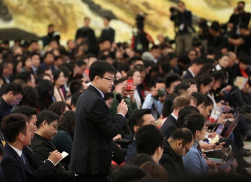 (5)李克强总理会见采访两会的中外记者并回答提问 (5)李克强总理会见采访两会的中外记者并回答提问