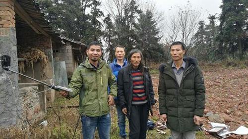 直播中的清流！男子开直播帮助38名流浪者找到了家