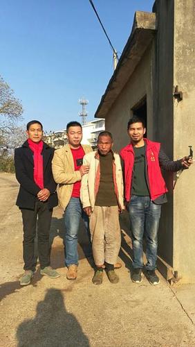 直播中的清流！男子开直播帮助38名流浪者找到了家