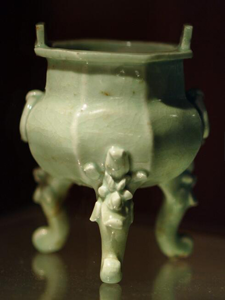 南宋，景德镇窑，青白釉八棱鼎式炉 