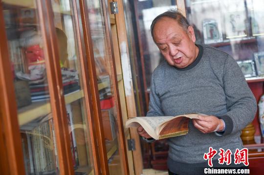 作为一名长期从事文物研究的工作者，常四龙退休之后仍然坚持写作，并著有多部文物考古类书籍?！∥淇〗?摄