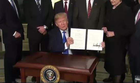 特朗普打响对华贸易战 系现代史上中美最大贸易战