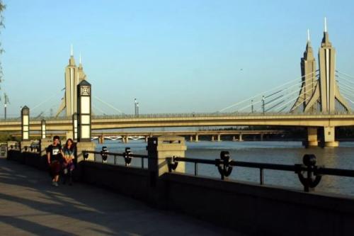 通州北运河畔  点击进入下一页